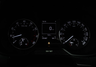 Подержанный автомобиль Skoda Octavia Liftback 2014 года (12 фото)