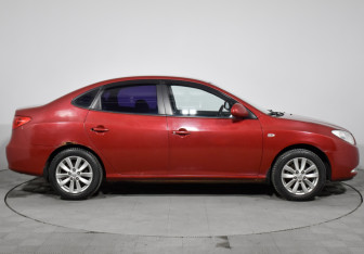 Подержанный автомобиль Hyundai Elantra Sedan 2009 года (4 фото)