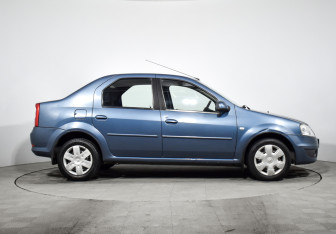 Подержанный автомобиль Renault Logan Sedan 2010 года (4 фото)