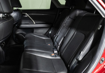 Подержанный автомобиль Lexus RX 2021 года (10 фото)