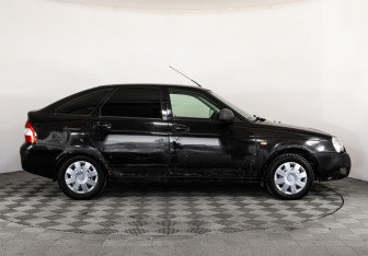 Подержанный автомобиль LADA (ВАЗ) Priora Hatchback 2013 года (4 фото)