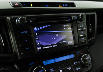 Подержанный автомобиль Toyota RAV4 2013 года (18 фото)