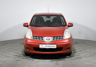 Подержанный автомобиль Nissan Note 2008 года (2 фото)