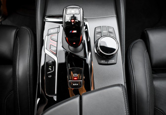 Подержанный автомобиль BMW M5 Sedan 2020 года (10 фото)