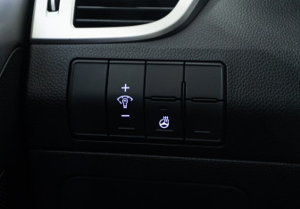 Подержанный автомобиль Hyundai i30 Hatchback 2015 года (17 фото)