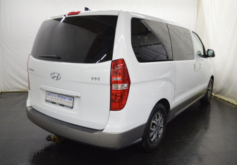 Подержанный автомобиль Hyundai H-1 2018 года (4 фото)