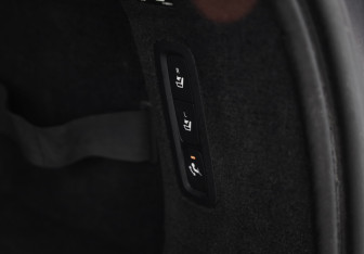 Подержанный автомобиль Volvo V90 2018 года (35 фото)