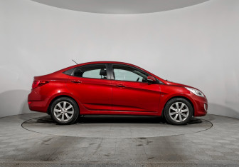 Подержанный автомобиль Hyundai Solaris Sedan 2013 года (4 фото)