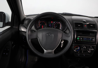 Подержанный автомобиль LADA (ВАЗ) Granta Hatchback 2022 года (10 фото)