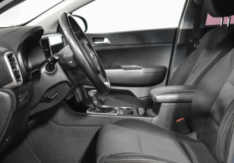 Подержанный автомобиль Kia Sportage 2019 года (10 фото)
