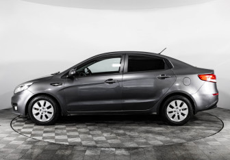 Подержанный автомобиль Kia Rio Sedan 2015 года (8 фото)