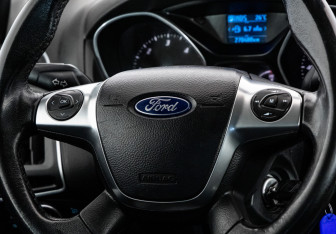 Подержанный автомобиль Ford Focus Hatchback 2012 года (11 фото)