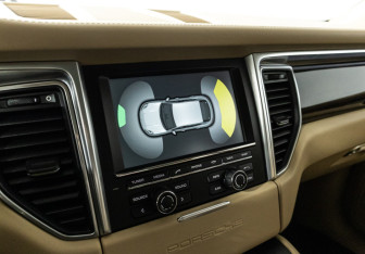 Подержанный автомобиль Porsche Macan 2014 года (19 фото)