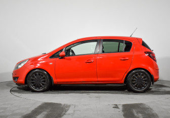Подержанный автомобиль Opel Corsa 2010 года (8 фото)