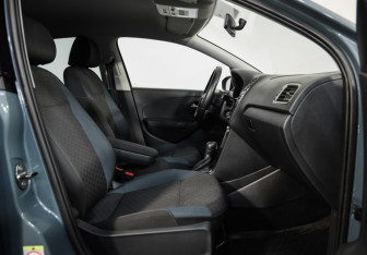 Подержанный автомобиль Volkswagen Polo Sedan 2019 года (18 фото)