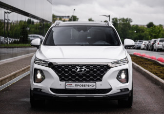Подержанный автомобиль Hyundai Santa Fe 2019 года (4 фото)