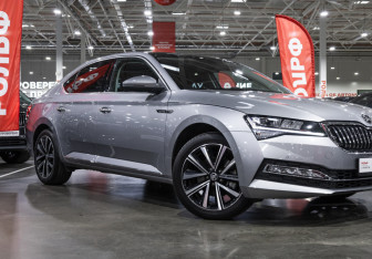 Подержанный автомобиль Skoda Superb Liftback 2024 года (7 фото)