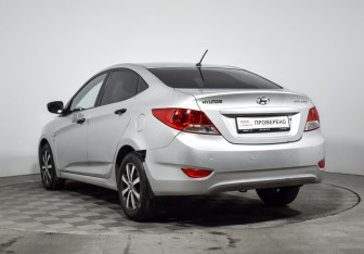Подержанный автомобиль Hyundai Solaris Sedan 2012 года (6 фото)