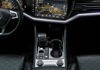 Подержанный автомобиль Volkswagen Touareg 2021 года (19 фото)