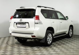 Подержанный автомобиль Toyota Land Cruiser Prado 2011 года (5 фото)