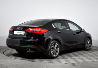 Подержанный автомобиль Kia Cerato Sedan 2014 года (5 фото)