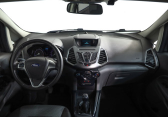 Подержанный автомобиль Ford EcoSport 2017 года (9 фото)