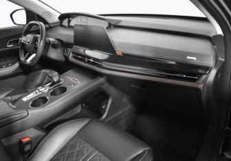 Подержанный автомобиль Changan UNI-K 2022 года (12 фото)