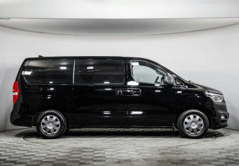 Подержанный автомобиль Hyundai H-1 2018 года (4 фото)