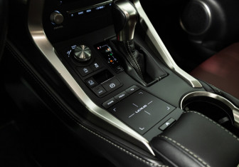 Подержанный автомобиль Lexus NX 2018 года (18 фото)