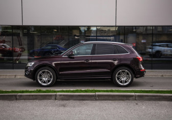 Подержанный автомобиль Audi Q5 2013 года (9 фото)