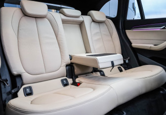 Подержанный автомобиль BMW X1 2021 года (30 фото)