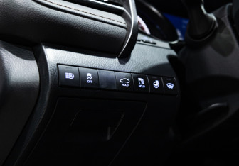 Подержанный автомобиль Toyota Camry Sedan 2020 года (24 фото)