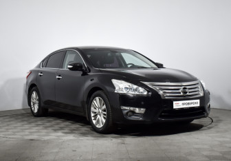 Подержанный автомобиль Nissan Teana 2015 года (3 фото)