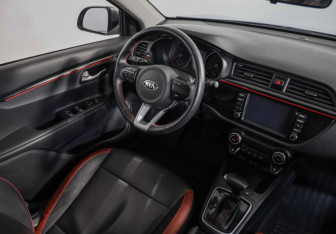 Подержанный автомобиль Kia Rio Hatchback 2020 года (8 фото)
