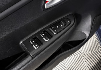 Подержанный автомобиль Kia Rio Sedan 2021 года (10 фото)