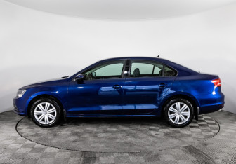 Подержанный автомобиль Volkswagen Jetta Sedan 2015 года (8 фото)