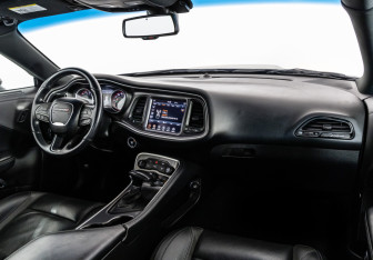 Подержанный автомобиль Dodge Challenger 2020 года (14 фото)
