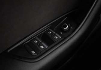 Подержанный автомобиль Audi A4 Sedan 2017 года (17 фото)