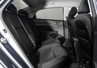 Подержанный автомобиль Hyundai Solaris Sedan 2017 года (20 фото)