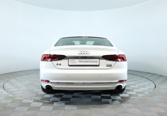 Подержанный автомобиль Audi A5 Coupe 2017 года (6 фото)