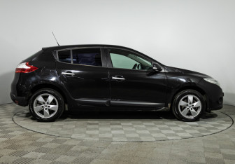 Подержанный автомобиль Renault Megane Hatchback 2011 года (4 фото)