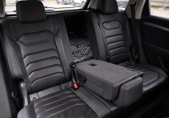 Подержанный автомобиль Volkswagen Touareg 2018 года (27 фото)