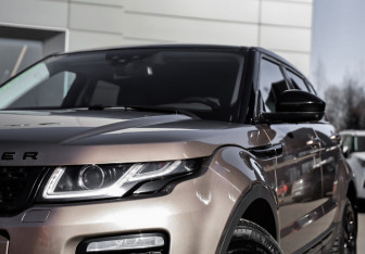 Подержанный автомобиль Land Rover Range Rover Evoque 2018 года (2 фото)
