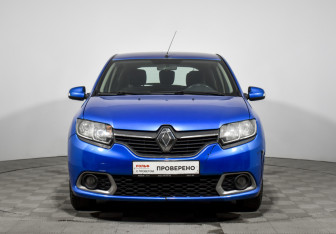 Подержанный автомобиль Renault Sandero 2015 года (2 фото)