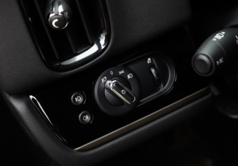 Подержанный автомобиль MINI Countryman 2018 года (15 фото)