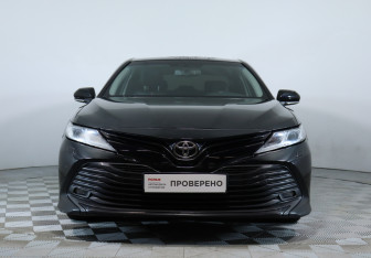 Подержанный автомобиль Toyota Camry Sedan 2019 года (2 фото)