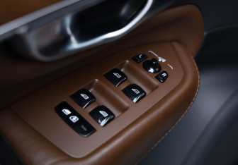 Подержанный автомобиль Volvo XC90 2019 года (27 фото)