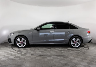 Подержанный автомобиль Audi A4 Sedan 2021 года (8 фото)