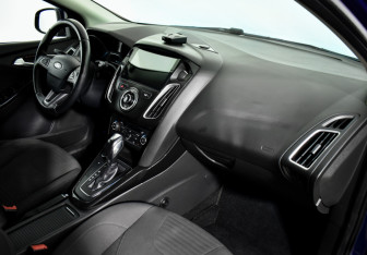 Подержанный автомобиль Ford Focus Wagon 2018 года (13 фото)