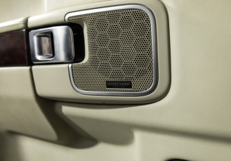 Подержанный автомобиль Land Rover Range Rover 2012 года (19 фото)